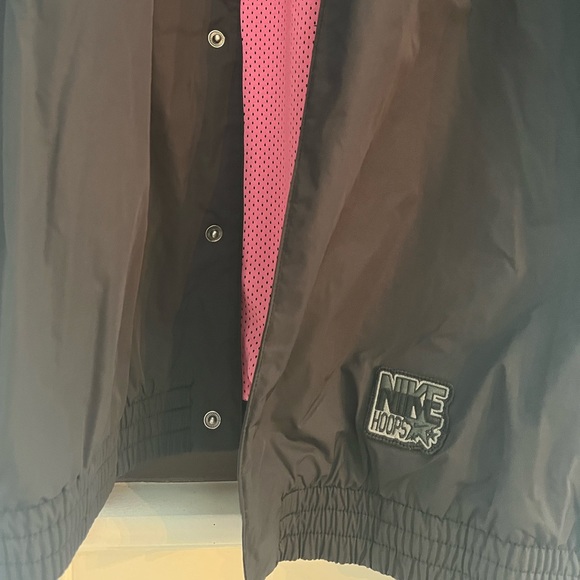 Nike Authentics
Men's Warm-Up Shirt - Picture 5 of 5